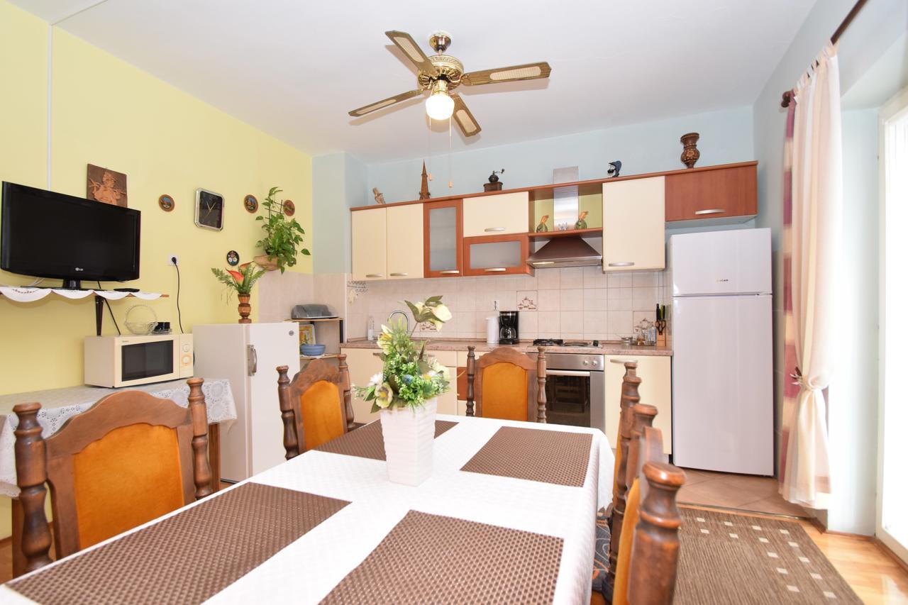 Apartments Mira สตารีกราด-ปาเคลนีซา ห้อง รูปภาพ