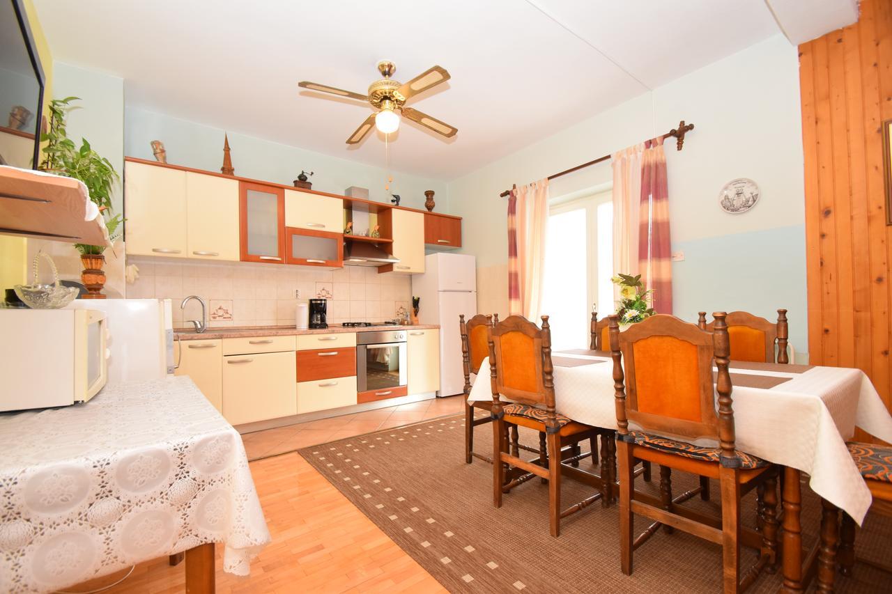 Apartments Mira สตารีกราด-ปาเคลนีซา ห้อง รูปภาพ