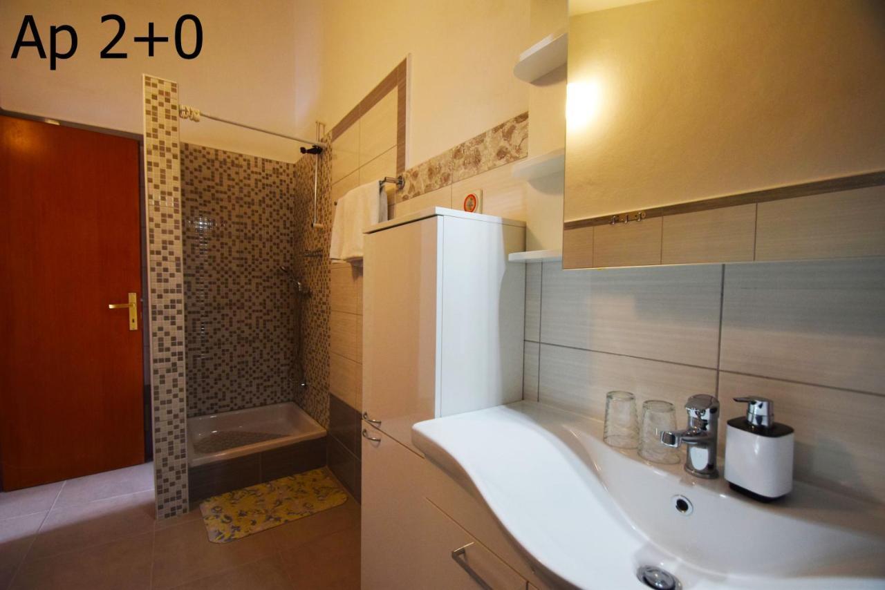 Apartments Mira สตารีกราด-ปาเคลนีซา ภายนอก รูปภาพ