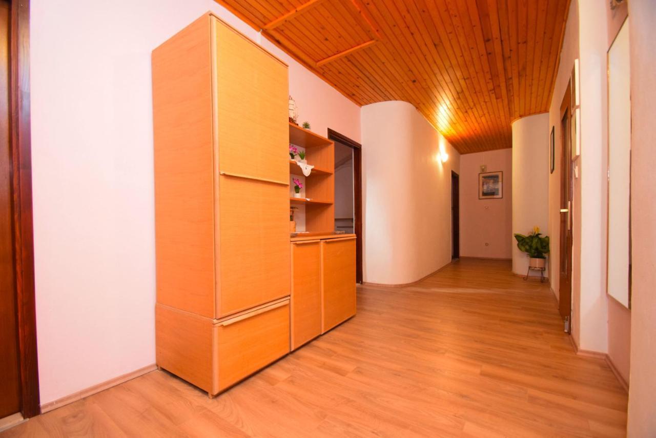 Apartments Mira สตารีกราด-ปาเคลนีซา ภายนอก รูปภาพ
